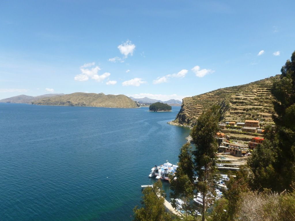 Vista del lago Titicaca desde la isla del sol
