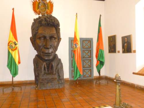 Busto Simon Bolivar
